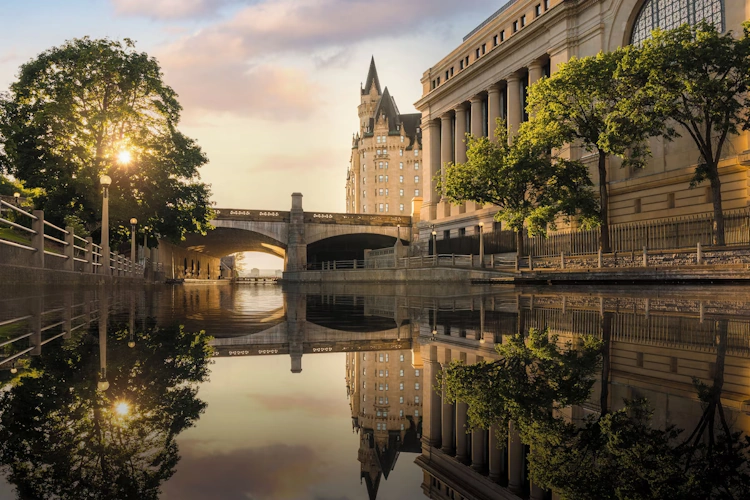 Fairmont Chateau Laurier omgeving.webp