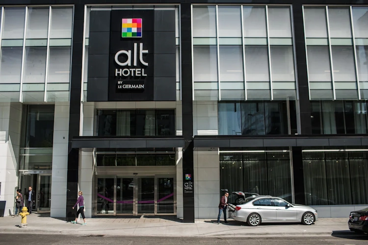 ALT Hotel Ottawa buitenkant.webp