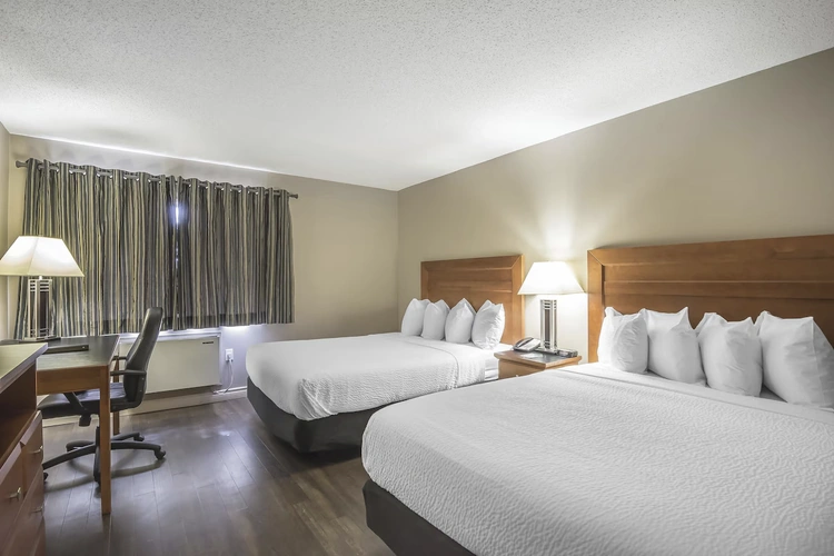 Quality Hotel West Edmonton kamer.webp