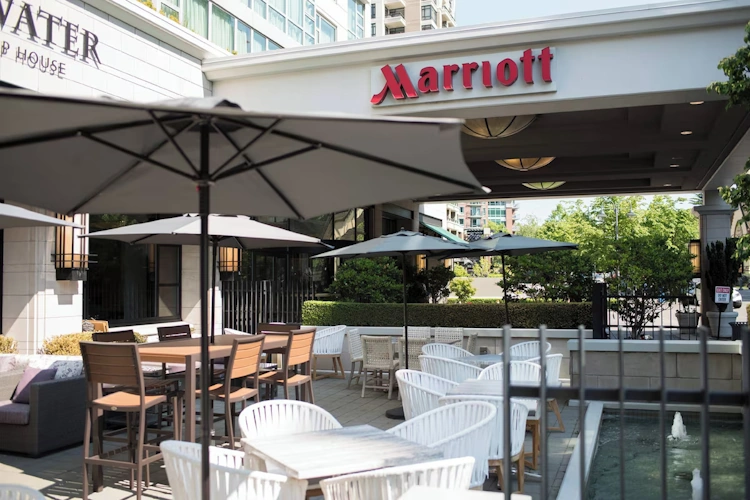 Victoria Marriott Inner Harbour buitenrestaurant.webp