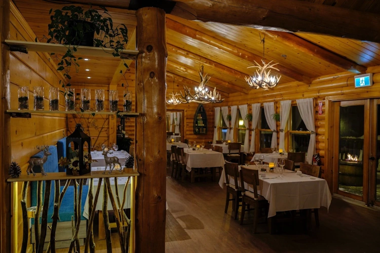 Omega Park restaurant 002.webp