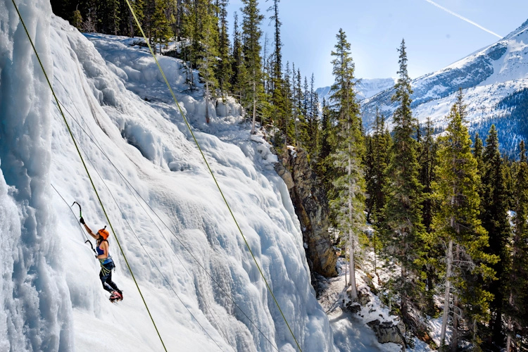 IceClimbing 003.webp