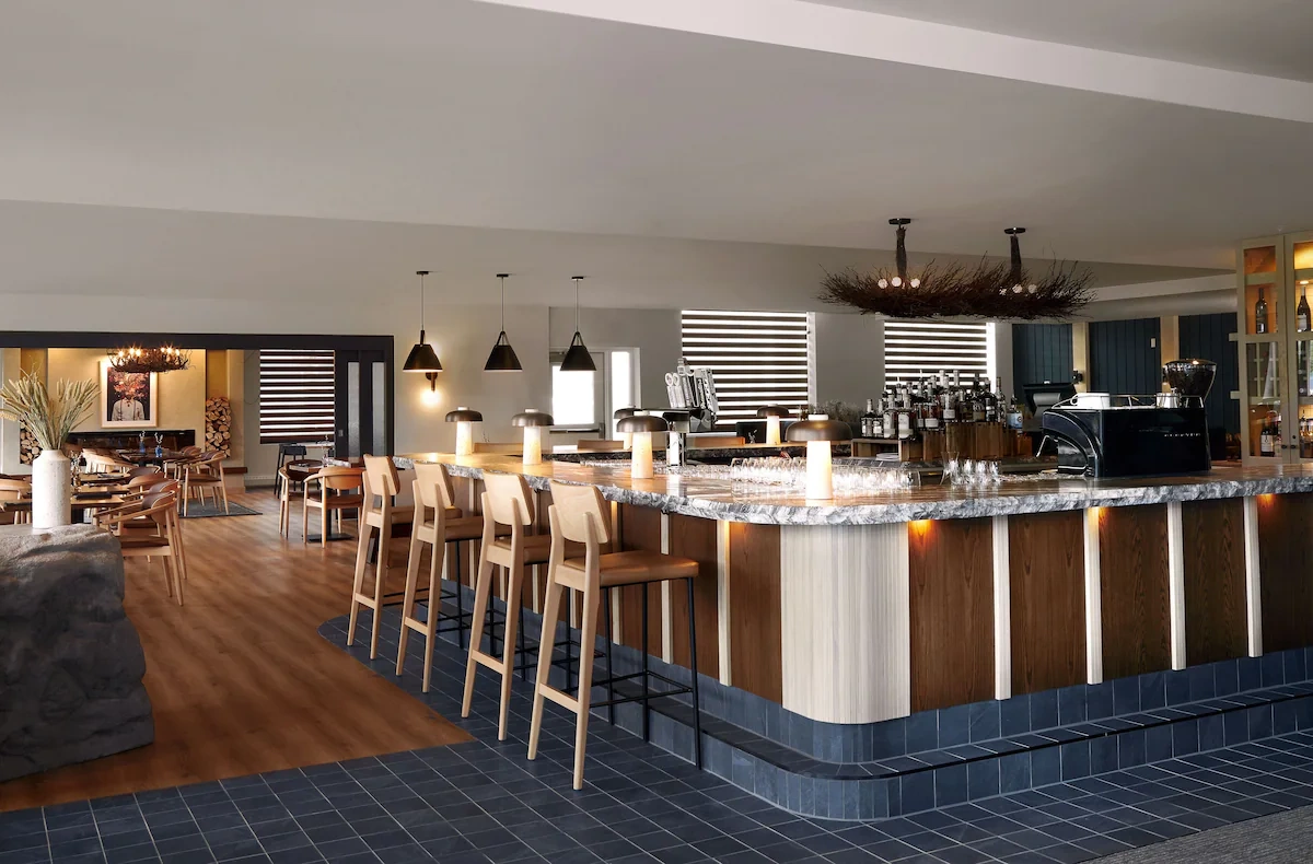 The Crimson dining.webp