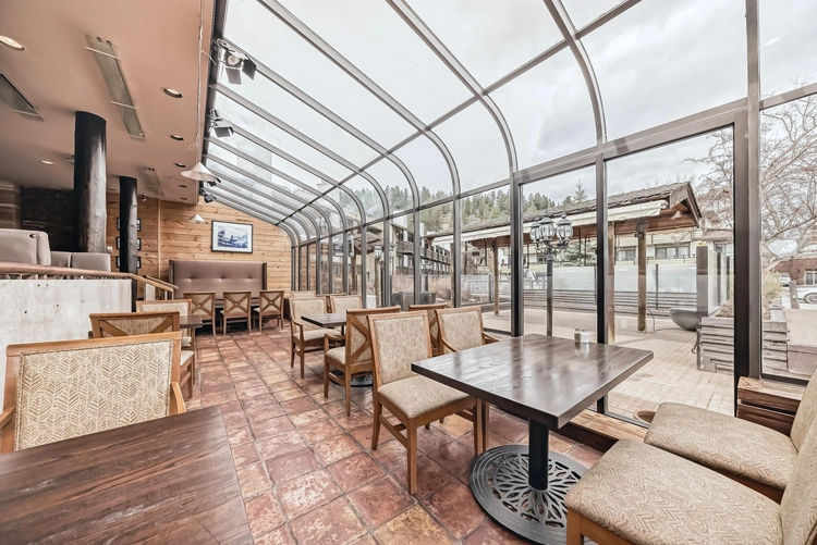 Jasper Inn and Suites restaurant.webp