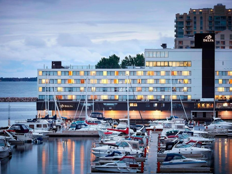 Delta Hotels Kingston Waterfront buitenkant.webp